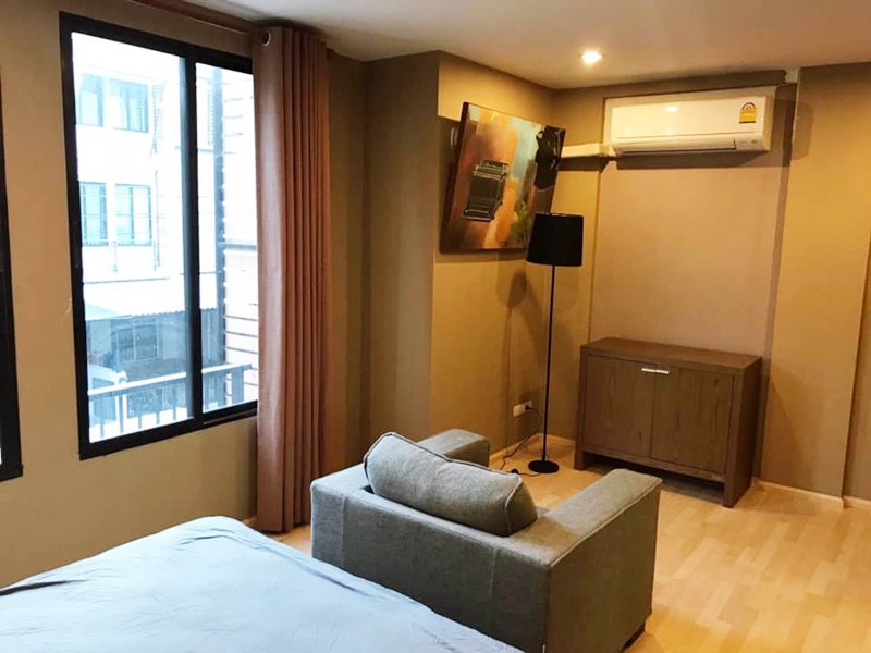 ขายทาวน์เฮ้าส์ 3 ชั้น ย่านลาดพร้าว พื้นที่ 180 ตรม. 3 ห้องนอน ขาย 4.7 ล้านบาท