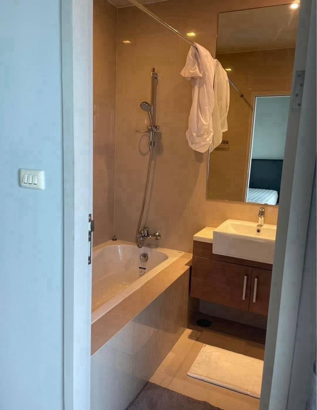 ให้เช่าคอนโด โนเบิล รีไฟน์ พื้นที่ 68 ตร.ม 2 ห้องนอน ราคา 52,000 บาท/เดือน