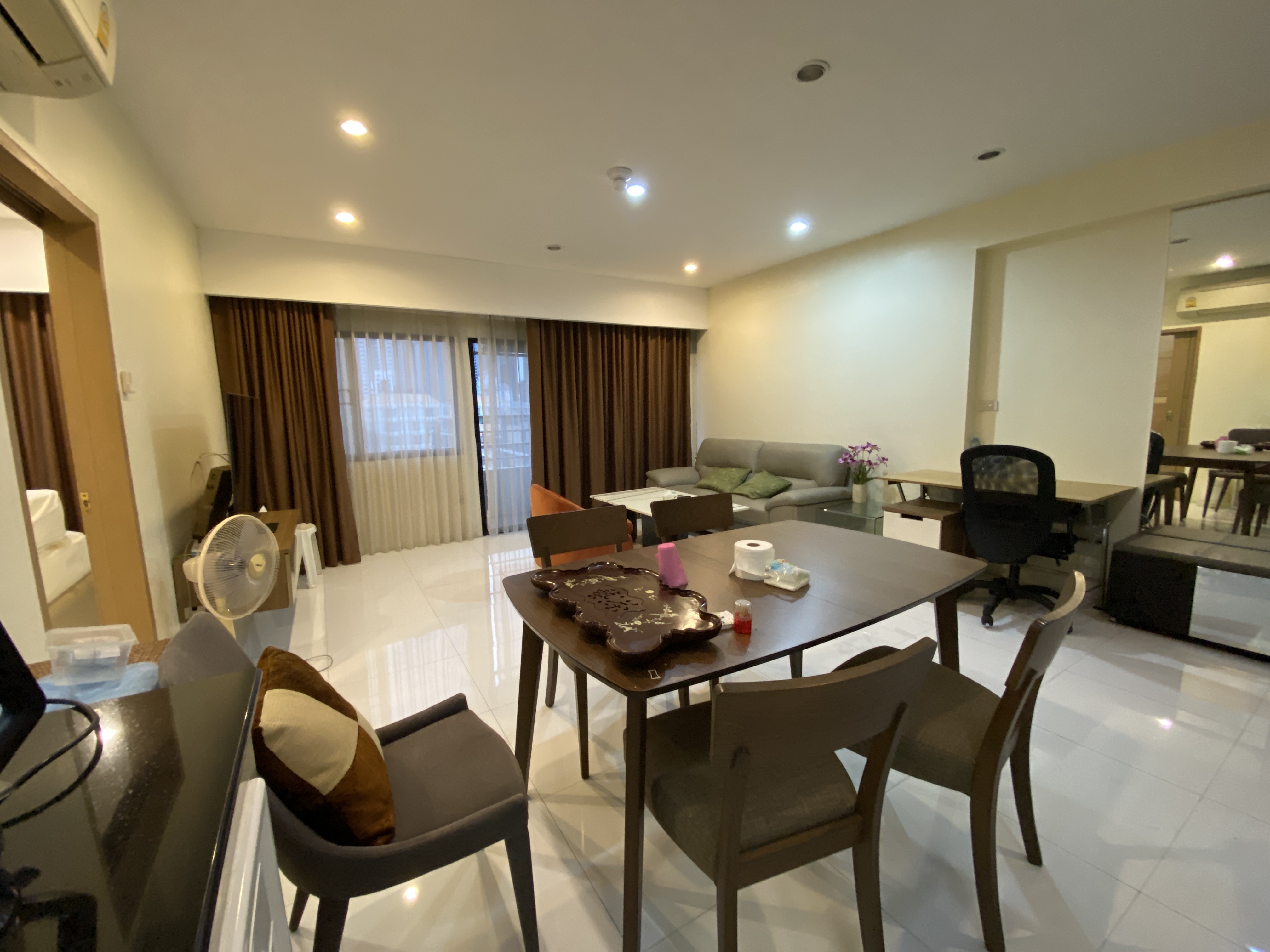 ให้เช่าคอนโด สราญใจ แมนชั่น พื้นที่ 65 ตร.ม. 1 ห้องนอน 22,000 B