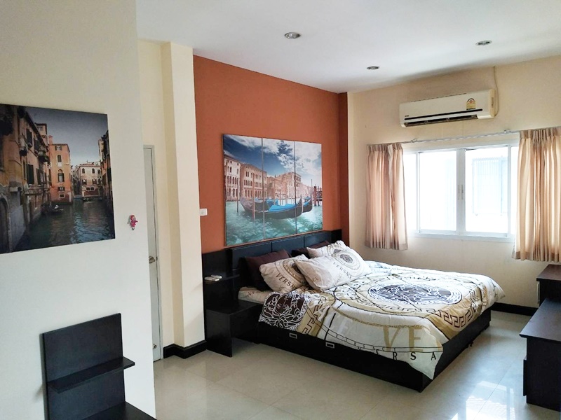 ให้เช่าบ้านเดี่ยว 2 ชั้น ย่านลาดปลาเค้า 43 พื้นที่ 45 ตรว. 3 ห้องนอน เช่า 35,000 บ/ด