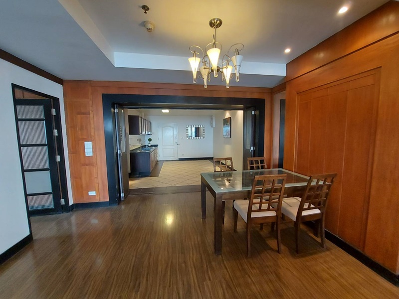 ขายคอนโด สเตท ทาวเวอร์ พื้นที่ 126 ตรม. 2 ห้องนอน ขาย 11.5 ล้านบาท