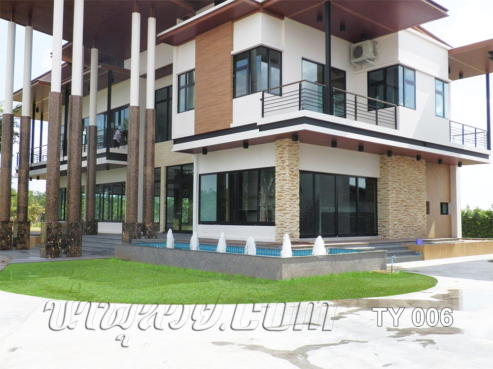 บ่อน้ำพุสี่เหลี่ยมรูปตัวแอล หน้าบ้านคุณ โจ ด่านขุนทด