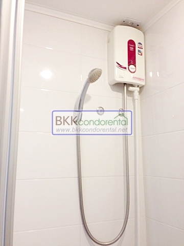 ให้เช่าคอนโด ลุมพินี เพลส พระราม 9 ตึก A ชั้น 9 พื้นที่ 37 ตรม. 1 ห้องนอน