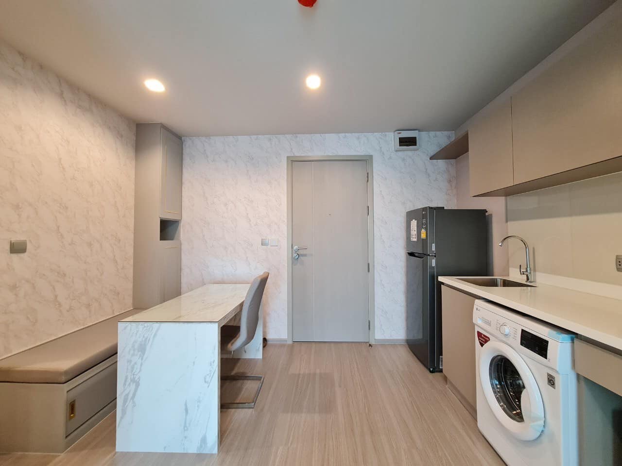 ให้เช่าคอนโด ไลฟ์ ลาดพร้าว พื้นที่ 35 ตรม. 1 ห้องนอน ราคาเช่า 22,000 /เดือน