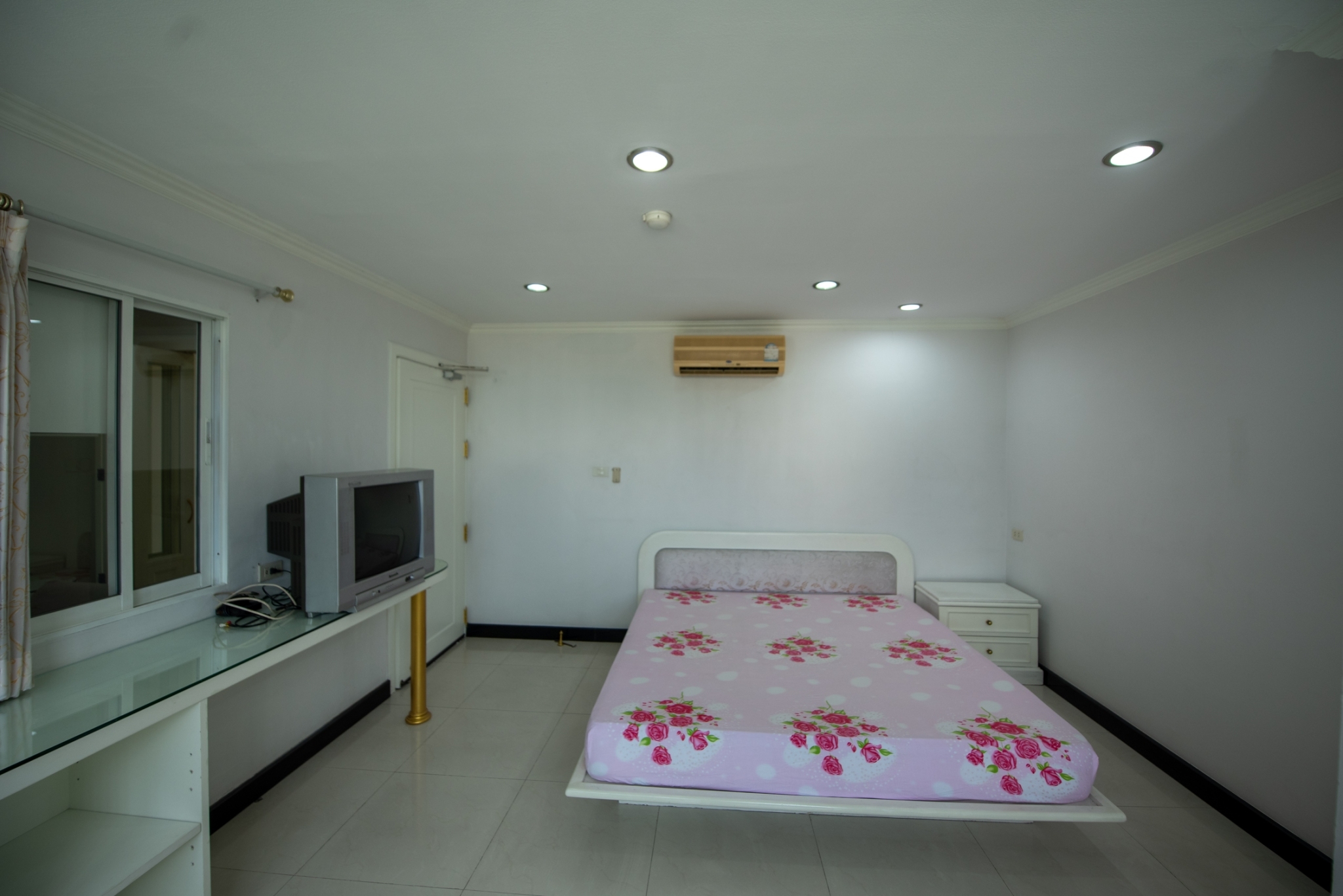 ขาย/ให้เช่าคอนโด โอเรียลเต็ล ทาวเวอร์ พื้นที่ 350 ตร.ม. 3 ห้องนอน เช่า 85,000 บ/ด ขาย 36 ล้าน