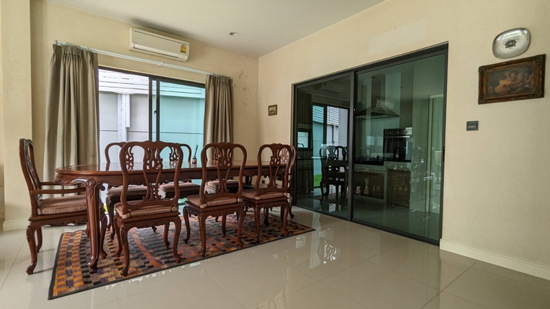 ให้เช่าบ้านเดี่ยว 2 ชั้น ย่านบางกะปิ พื้นที่ 193 ตรม. 4 ห้องนอน เช่า 120,000 บ/ด