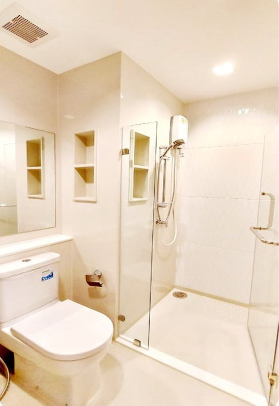 ให้เช่าคอนโด ไลฟ์ อโศก - พระราม 9 พื้นที่ 26 ตรม. สตูดิโอ เช่า 13,500 บ/ด