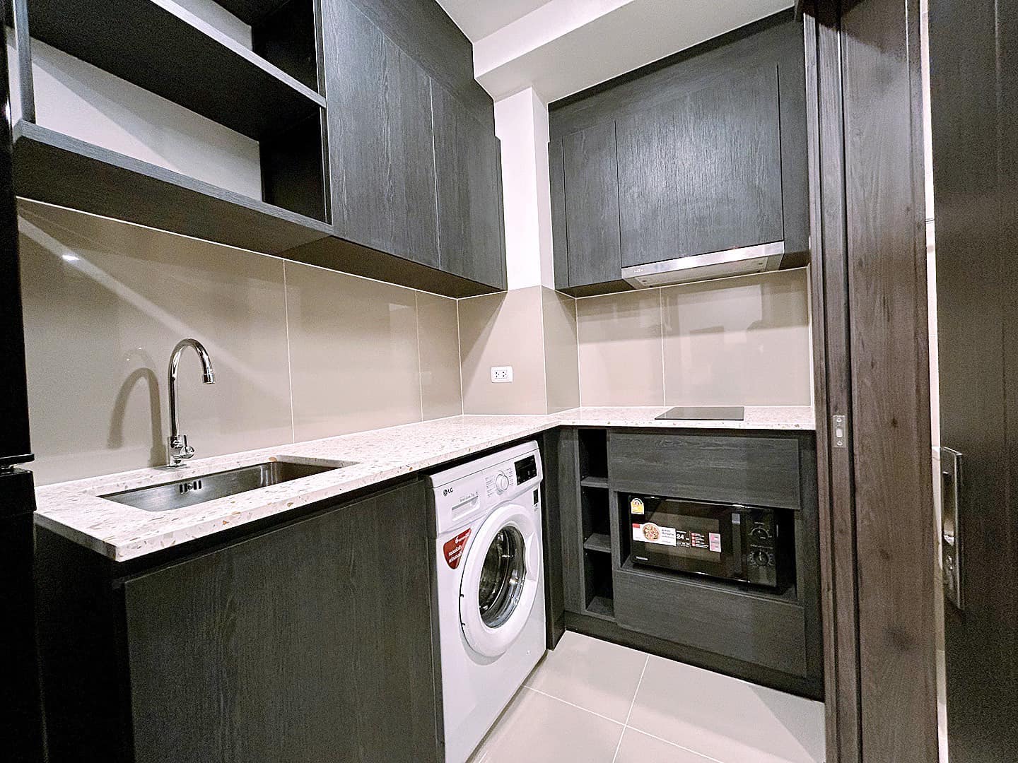 ให้เช่าคอนโด เอ็กซ์ที ห้วยขวาง พื้นที่ 45 ตรม. 1 ห้องนอน ราคาเช่า 25,000 /เดือน