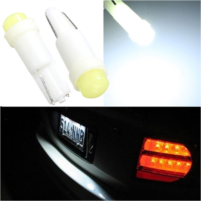 LED ไฟหรี่ ไฟหน้าปัดรถยนต์ ไฟเรือนไมล์ ไฟคอนโซล T5 led 2 คู่ ( สีขาว )