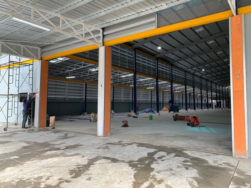 ให้เช่าโกดังสินค้า ย่านเทพารักษ์ พื้นที่ 2,327 ตรม. เช่า 180,000 บ/ด