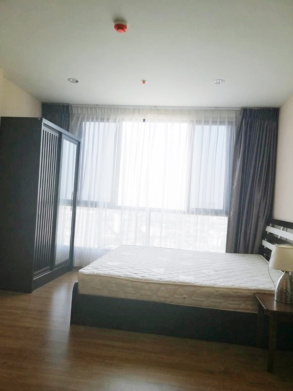 ให้เช่าคอนโด เดอะ ทรี อินเตอร์เชนจ์ พื้นที่ 30 ตร.ม. 1 ห้องนอน เช่า 10,000 บ/ด