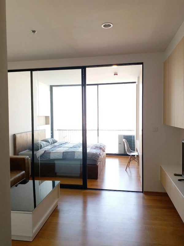 ให้เช่าคอนโด โนเบิล รีโว สีลม พื้นที่ 33.72 ตร.ม. 1 ห้องนอน เช่า 18,000 บ/ด