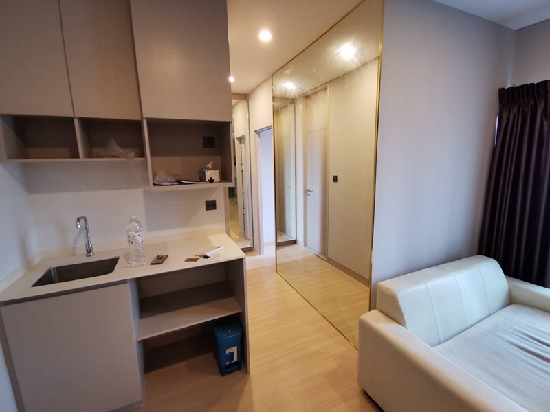 ให้เช่าคอนโด ลุมพินี สวีท เพชรบุรี-มักกะสัน พื้นที่ 27 ตรม. 1 ห้องนอน เช่า 12,000 บาท/เดือน