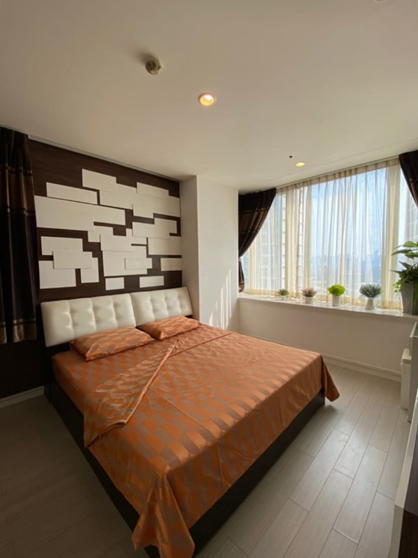 เข่า/ ขายคอนโด ทีซี กรีน พระราม 9 พื้นที่ 39 ตร.ม. 1 ห้องนอน เช่า 15,500 บาท ขาย 3.4 ล้านบาท