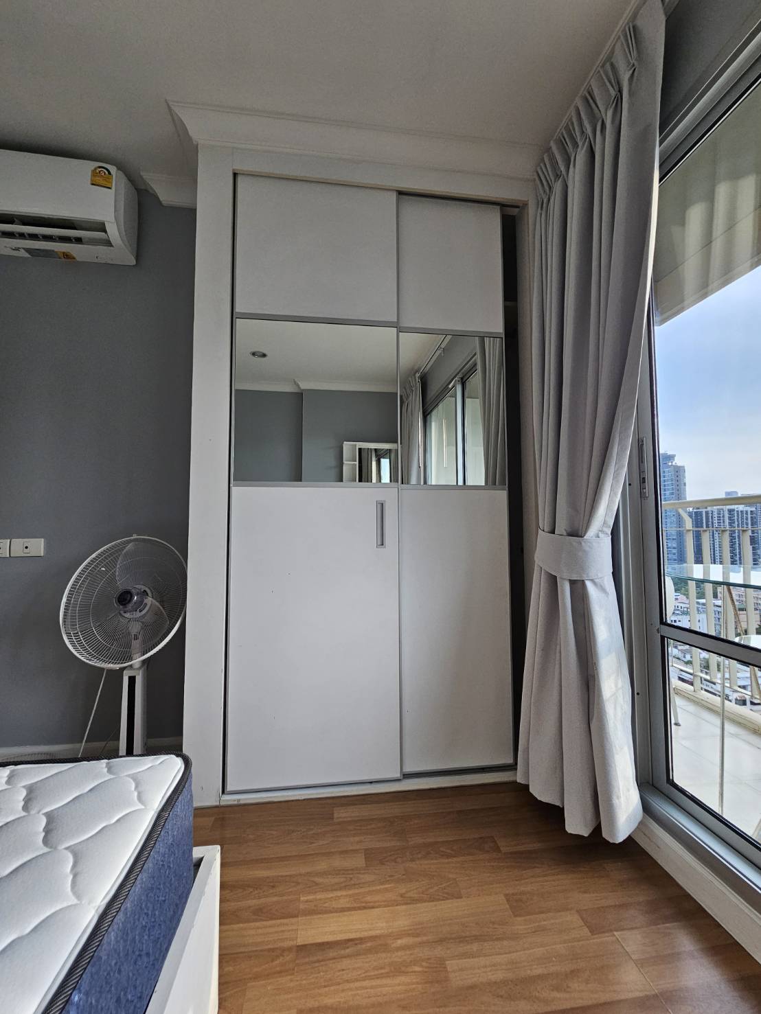 ให้เช่าคอนโด ลุมพินี เพลส พระราม 9 พื้นที่ 38 ตร.ม. 1 ห้องนอน เช่า 15,000 บ/ด