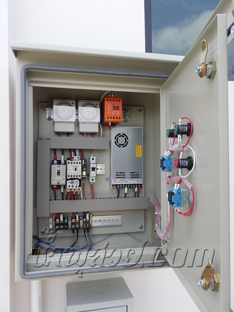 บ่อน้ำพุสี่เหลี่ยมรูปตัวแอล หน้าบ้านคุณ โจ ด่านขุนทด