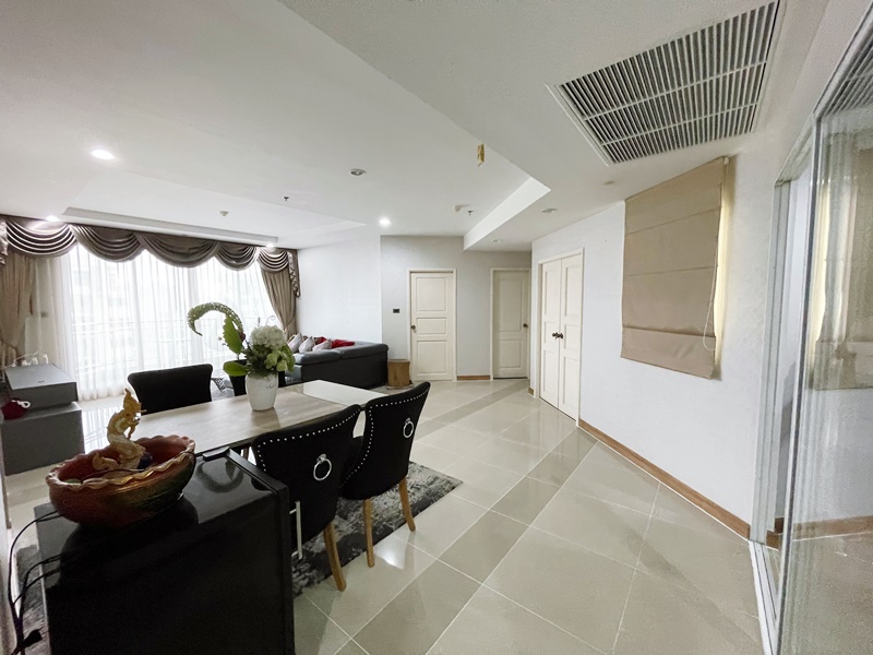 ขายคอนโด ศุภาลัย เวลลิงตัน พื้นที่ 137 ตร.ม. 3 ห้องนอน. ขาย 11.5 ล้านบาท