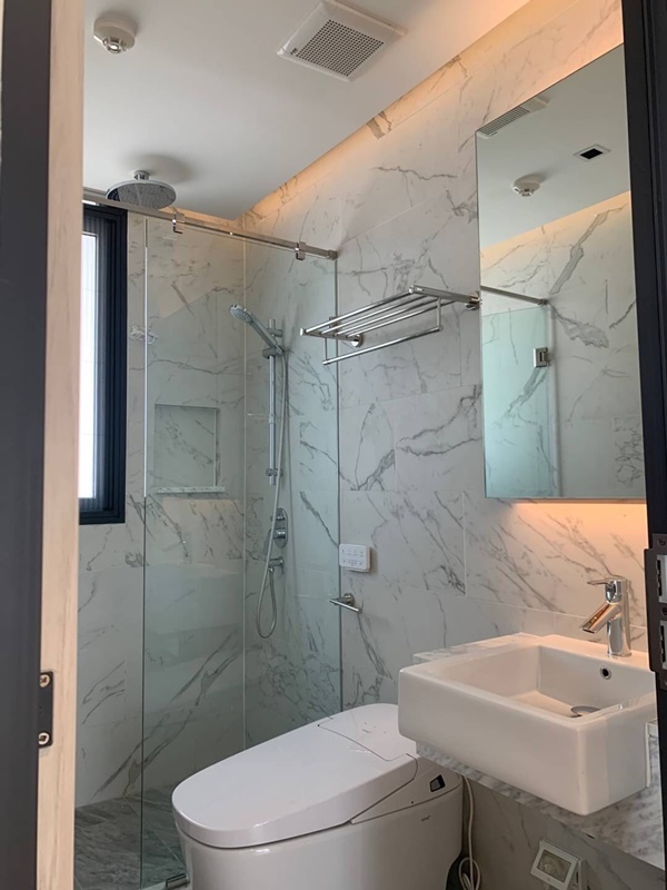 ให้เช่าคอนโด 111 เรสซิเดนซ์ พื้นที่ 52 ตรม. 1 ห้องนอน เช่า 55,000 บ/ด