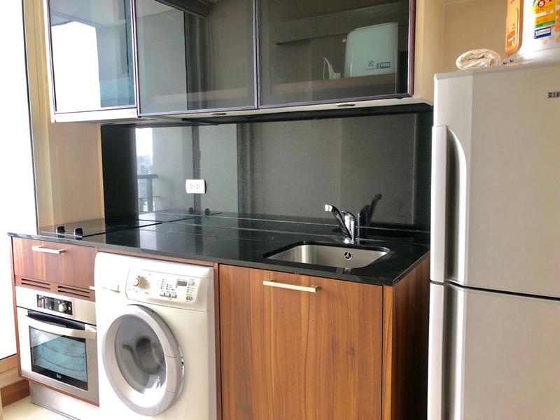 ให้เช่าคอนโด ไอวี่ ทองหล่อ พื้นที่ 35 ตร.ม. สตูดิโอ ให้เช่า 24,000 บ/ด