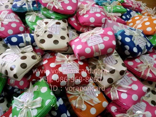 กระเป๋าซิบ PVC ลายจุดพร้อมโบว์และป้ายชื่อ