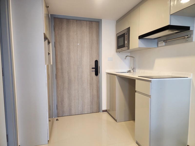 ขาย/ให้เช่า โซโห แบงค็อก รัชดา 37 ตร.ม. (ดูเพล็กซ์) เช่า 26,000 บ/ด ขาย 6 ล.