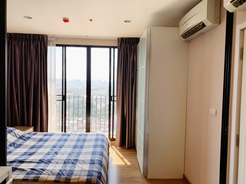 ขาย / เช่า เดอะ ทรี อินเตอร์เชนจ์ พื้นที่ 36 ตร.ม. 1 ห้องนอน ขาย 2.85 ล้านบาท เช่า 12,000 บาท