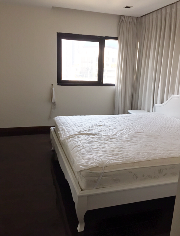 ขายคอนโด สาธร การ์เด้นส์ พื้นที่ 173 ตร.ม. 3 ห้องนอน ขาย 26 ล้านบาท