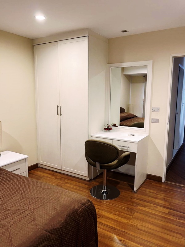 ขาย/ให้เช่า วิทยุ คอมเพล็กซ์ พื้นที่ 86 ตร.ม. 2 ห้องนอน เช่า 25,000 บ/ด ขาย 5.4 ล้านบาท