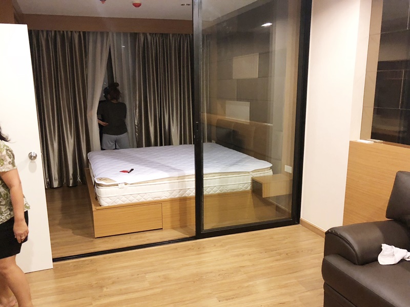 ขาย/ให้เช่า เดอะ ทรี อินเตอร์เชนจ์ 35.5 ตร.ม. 1 ห้องนอน เช่า 11,000 บ/ด ขาย 3.3 ล.