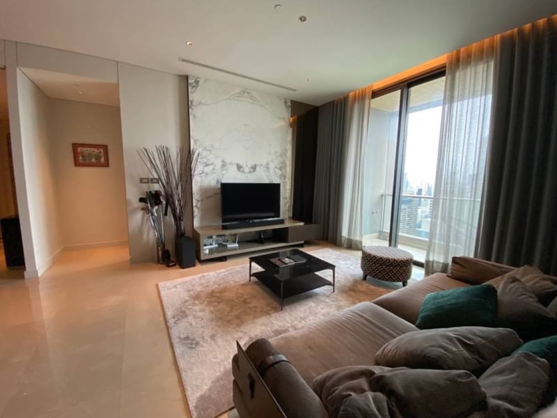 Sindhorn Residences For Rent (BTS Chit Lom) Fully Furnished 3bed