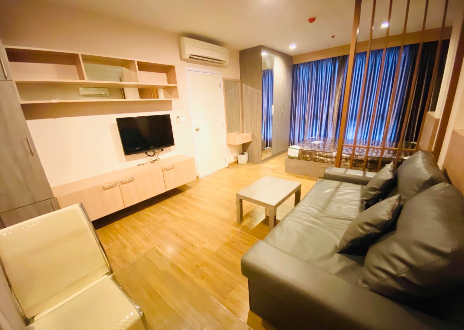 ให้เช่าคอนโด เดอะ ทรี อินเตอร์เชนจ์ พื้นที่ 30 ตร.ม. สตูดิโอ เช่า 11,000 บ/ด