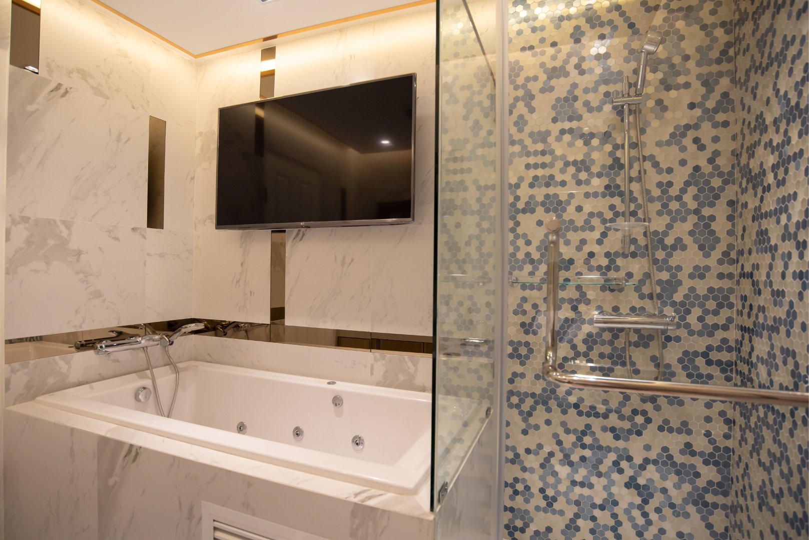 ขายคอนโด เบลล์ แกรนด์ พระราม 9 พื้นที่ 182 ตร.ม. 2 ห้องนอน ขาย 45 ล้านบาท