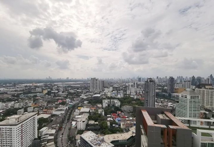 ให้เช่า สกายวอล์ค คอนโดมิเนียม พื้นที่ 60 ตร.ม. 2 ห้องนอน ให้เช่า 40,000 บ/ด