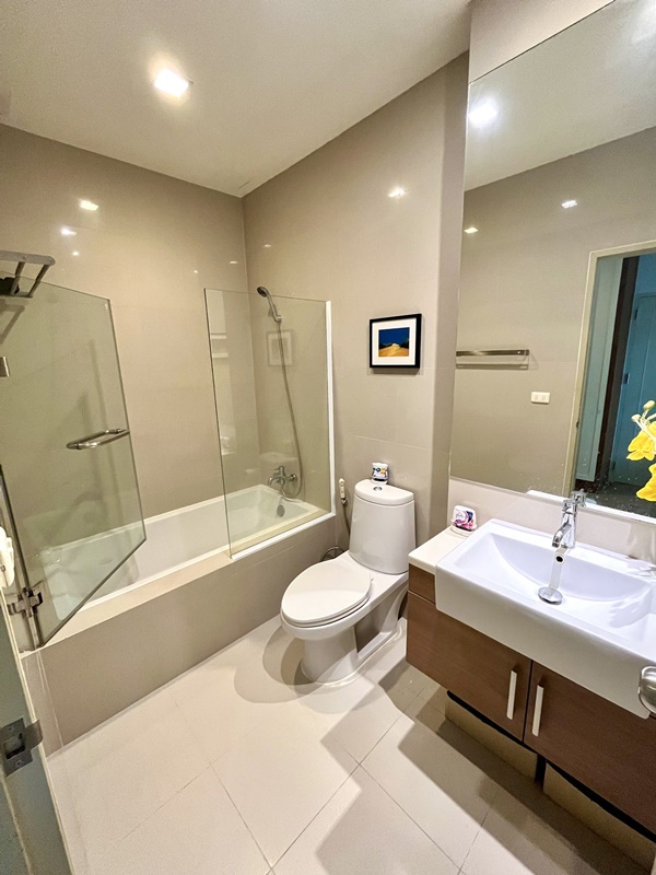 ให้เช่าคอนโด โนเบิล รีวิล พื้นที่ 45 ตร.ม. 1 ห้องนอน เช่า 30,000 บ/ด