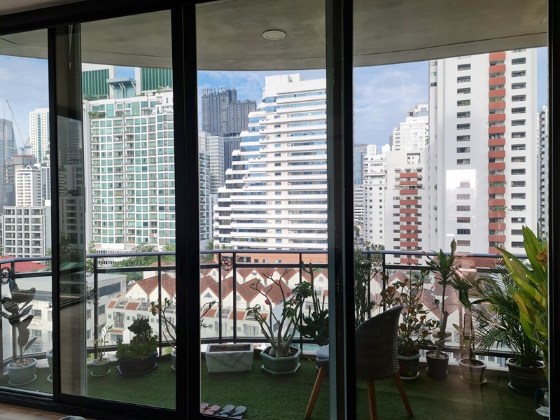 ให้เช่าคอนโด รอย์ช ไพรเวท เรสซิเดนซ์ส พื้นที่ 178 ตรม. 3 ห้องนอน เช่า 150,000 บ/ด