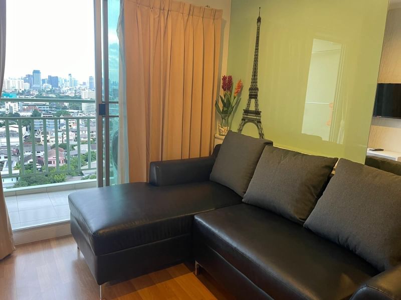 ให้เช่าคอนโด ลุมพินี เพลส รัชโยธิน พื้นที่ 30 ตร.ม. 1 ห้องนอน ให้เช่า 13,500 บ/ด