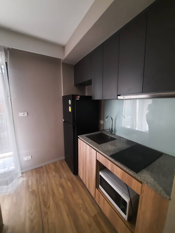 ให้เช่าคอนโด บลอสซั่ม คอนโด สาทร-เจริญราษฎร์ พื้นที่ 30 ตร.ม. 1 ห้องนอน เช่า 9,500 บ/ด