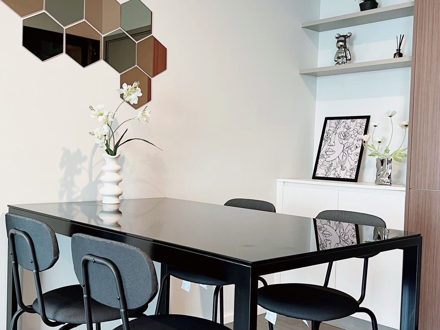 ขาย/ให้เช่า เดอะ สเตจ เตาปูน อินเตอร์เชนจ์ 57 ตรม. 2 ห้องนอน เช่า 22,000 บ/ด ขาย 6.3 ลบ.