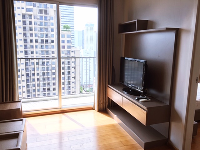 ให้เช่าคอนโด ไฮฟ์ ตากสินพื้นที่ 50 ตร.ม. 1 ห้องนอน เช่า 16,500 บ/ด