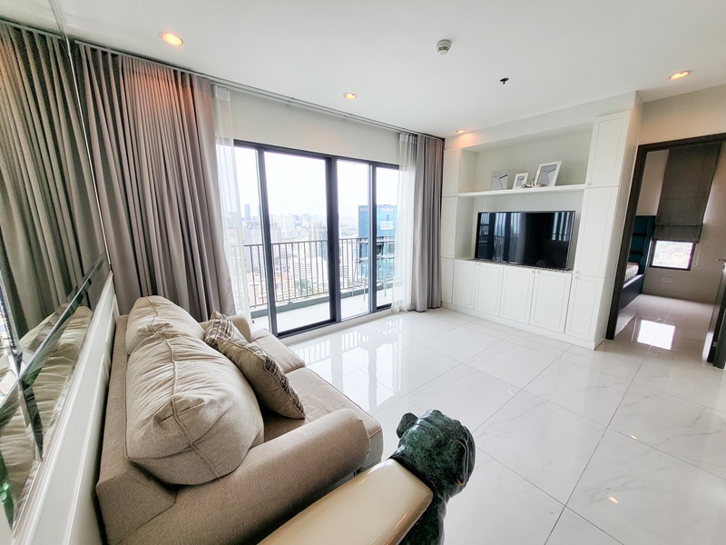 ให้เช่าคอนโด ซี เอกมัย พื้นที่ 100 ตร.ม. 3 ห้องนอน เช่า 65,000 บ/ด