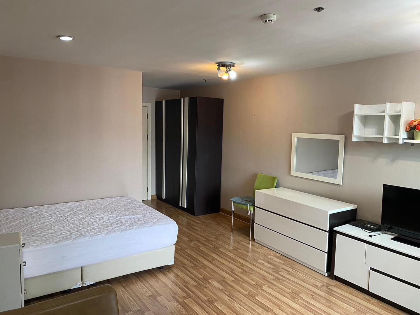รีเจนท์ โฮม10 แจ้งวัฒนะ ห้องสตูดิโอ 1ห้องน้ำ ขนาด32ตร.ม ชั้น14