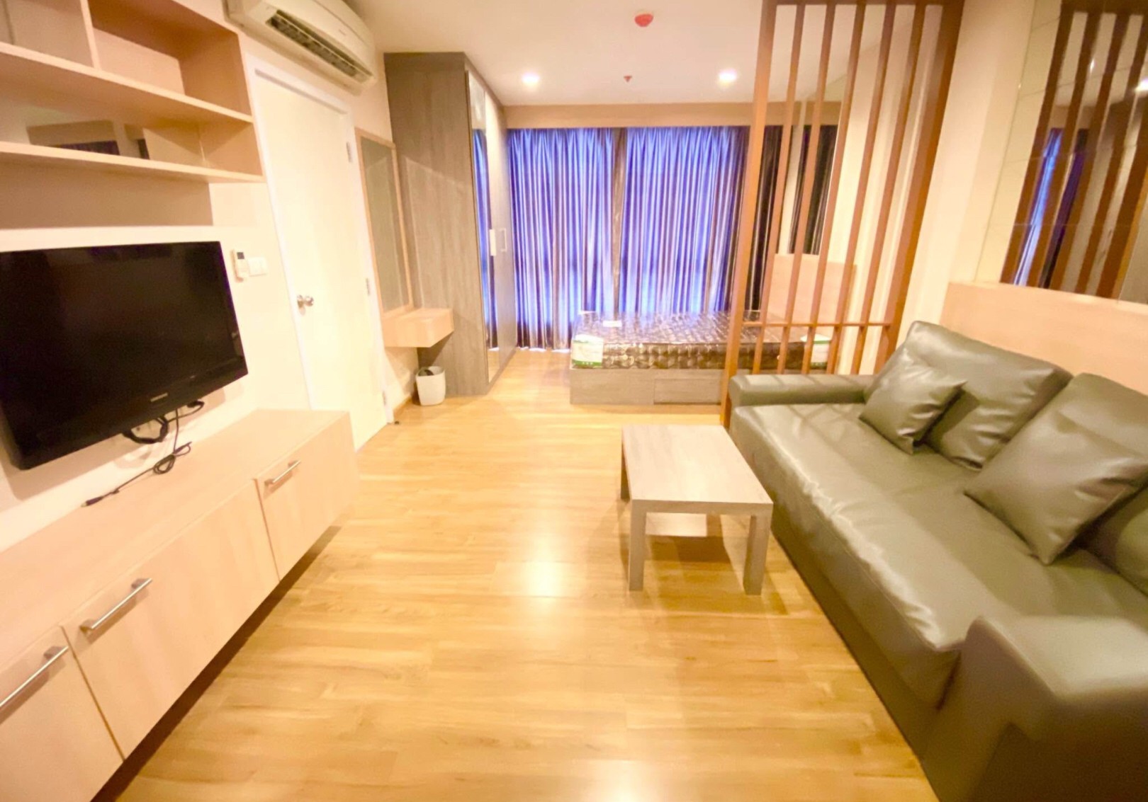 ให้เช่าคอนโด เดอะ ทรี อินเตอร์เชนจ์ พื้นที่ 30 ตร.ม. สตูดิโอ เช่า 11,000 บ/ด