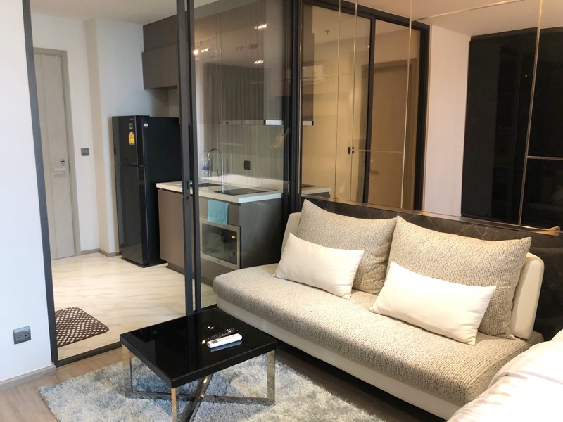 ให้เช่าคอนโด ริทึ่ม เอกมัย พื้นที่ 30 ตร.ม. 1 ห้องนอน เช่า 23,000 บ/ด