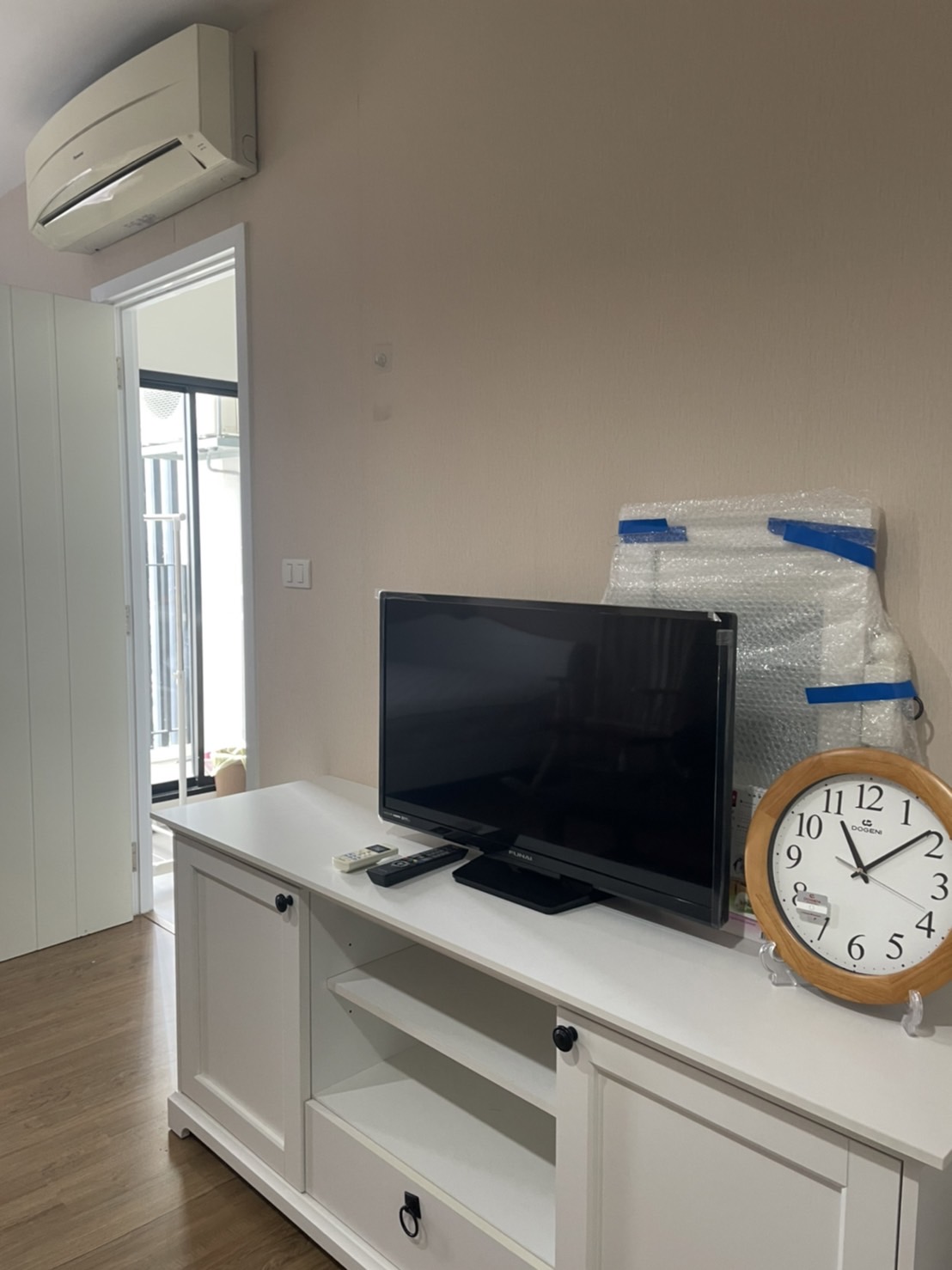 ให้เช่าคอนโด เดอะ ทรี อินเตอร์เชนจ์ พื้นที่ 30 ตร.ม. สตูดิโอ เช่า 9,500 บาท/เดือน