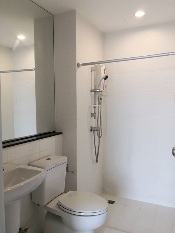 ให้เช่าคอนโด เดอะ ทรี อินเตอร์เชนจ์ พื้นที่ 36 ตร.ม. 1 ห้องนอน ให้เช่า 12,500 บ/ด