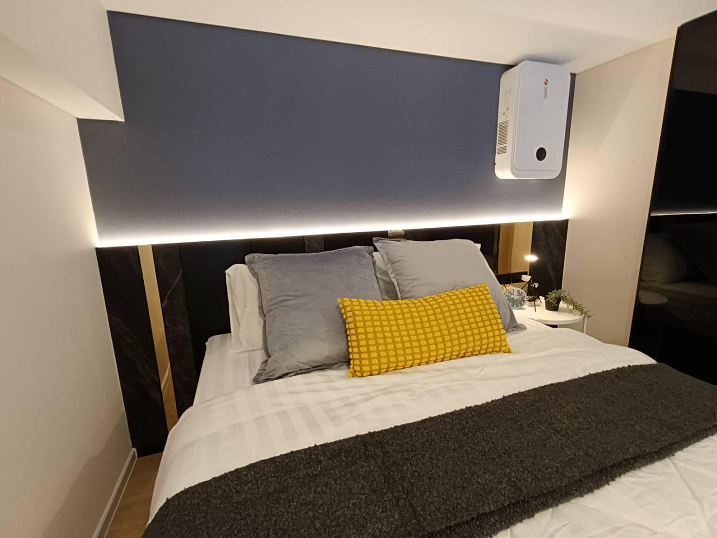 ให้เช่าคอนโด ไซมิส พระราม 9 พื้นที่ 38 ตรม. Duplex 1 ห้องนอน ราคาเช่า 23,000 /เดือน