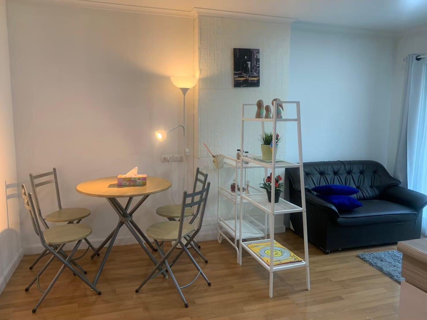 ให้เช่า ลุมพินี เพลส รัชโยธิน 30 ตรม. 1 ห้องนอน เช่า 11,000 บาท/เดือน