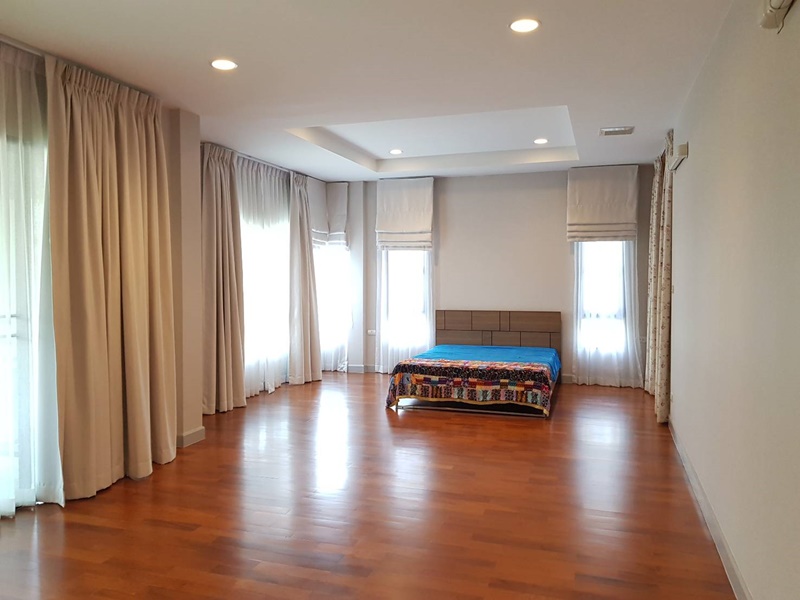 ขายบ้านเดียว 2 ชั้น ย่านสาทร พื้นที่ 94.90 ตรว. 4 ห้องนอน ขาย 19.5 ล้านบาท