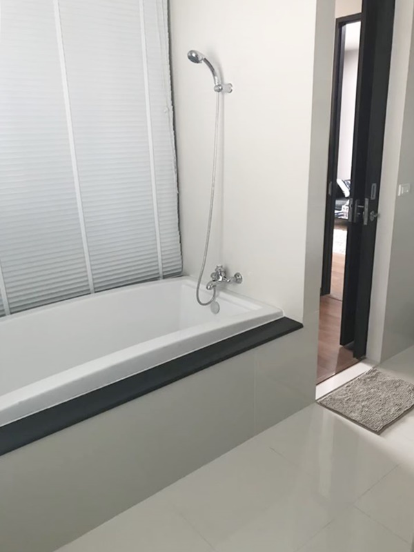 ขายคอนโด ดิ แอดเดรส อโศก พื้นที่ 80 ตร.ม. 2 ห้องนอน ขาย 15 ล้านบาท