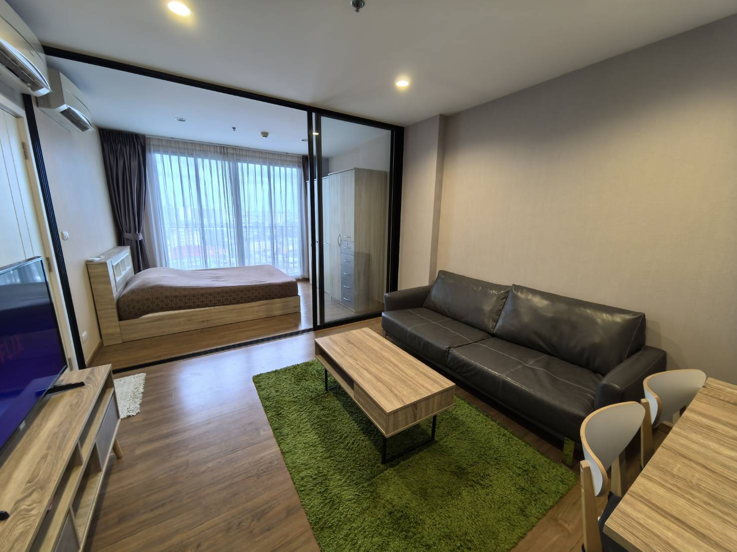 ให้เช่าคอนโด เดอะ ทรี อินเตอร์เชนจ์ พื้นที่ 36 ตร.ม. 1 ห้องนอน เช่า 12,000 บ/ด